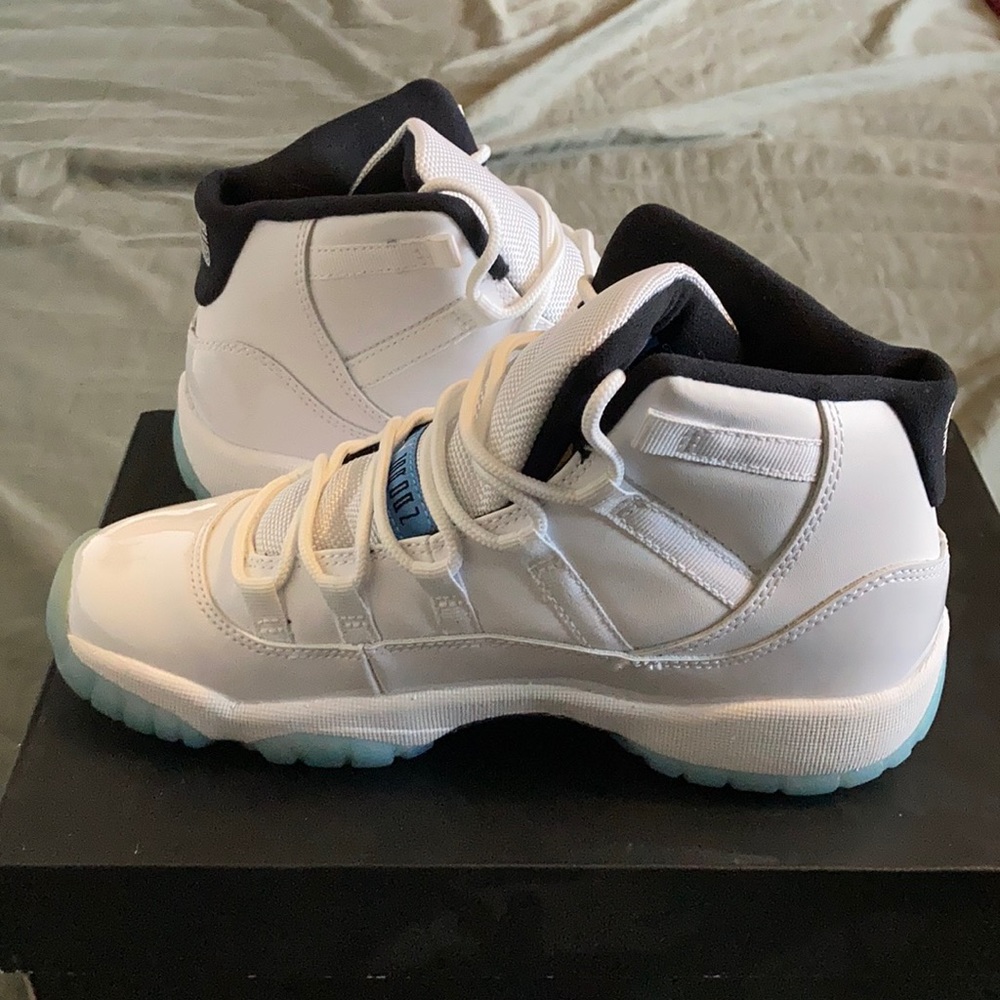 🔺SOLD🔺 Jordan 11 Legend Blue 4.5Y - Picture 4 of 7